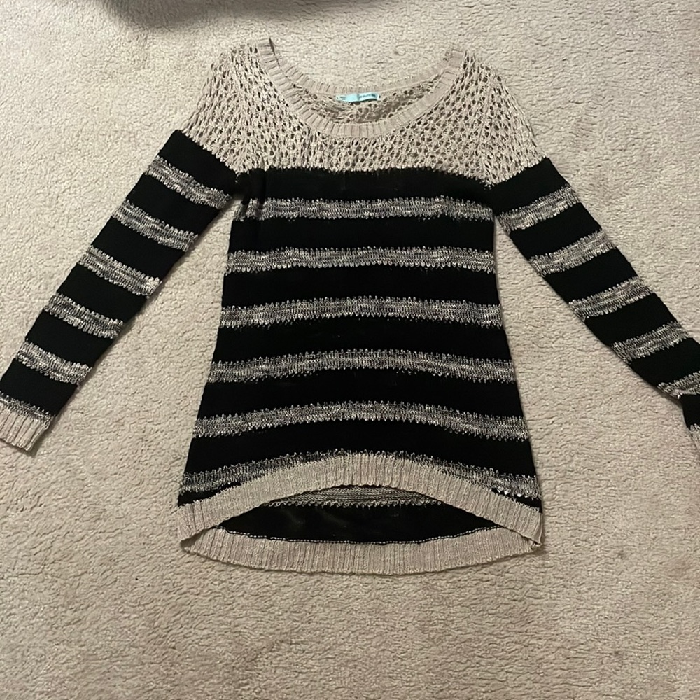 Maurices sweater size large